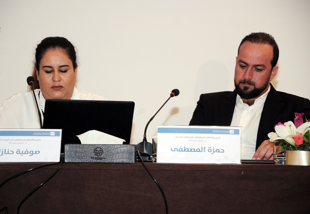 حمزة المصطفى وصوفية حنازلة: العقدة الجيلية في الانتقال الديمقراطي بعد الثورات الشعبية: الشباب التونسيون وتحديات استدامة التوافق السياسي